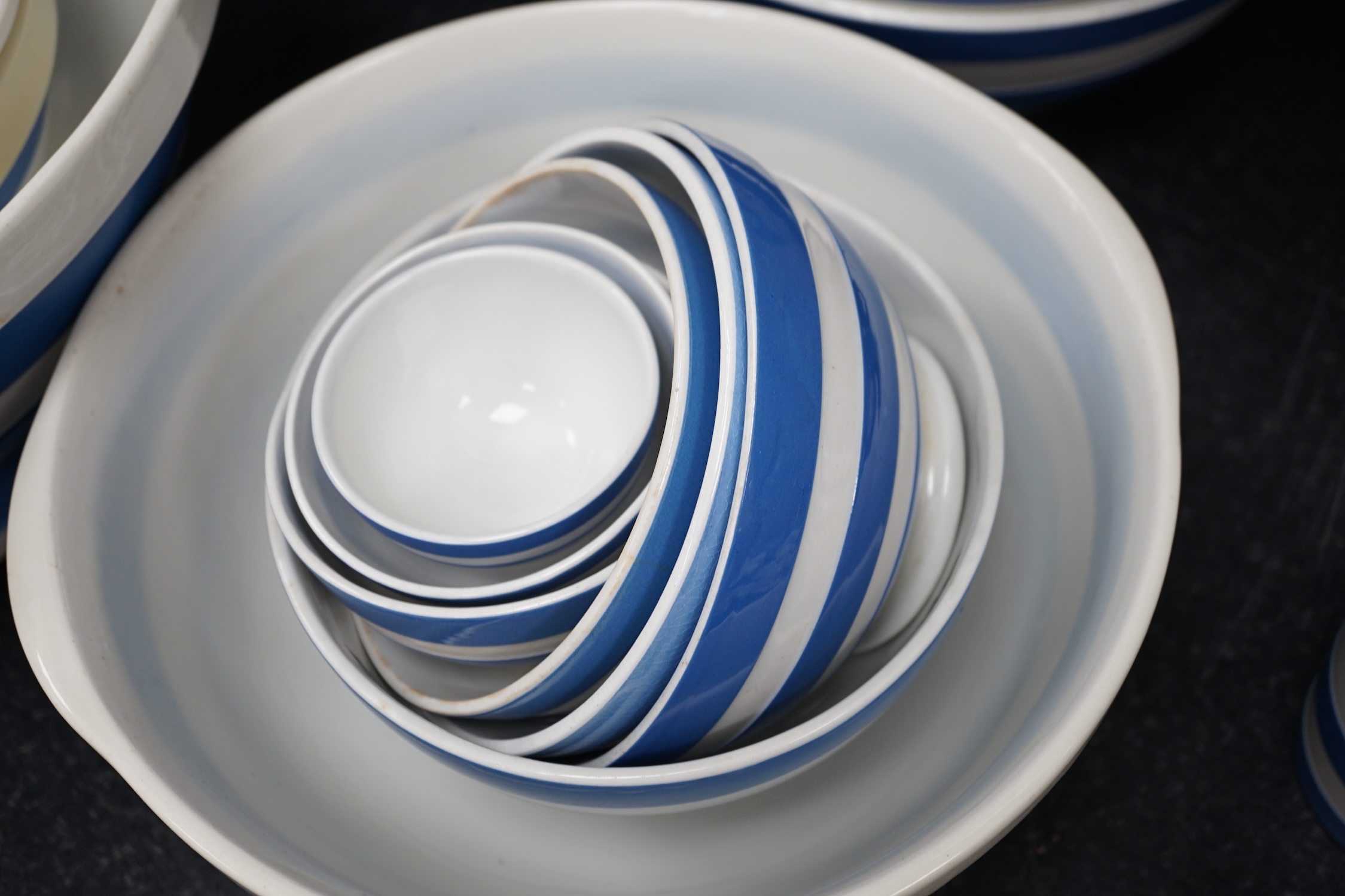 T.G.Green Cornish Kitchenware, a collection of assorted bowls, colanders and dishes, largest 35cm diameter, approximately twenty pieces, mainly Green Church marks. Condition - poor, fair and good